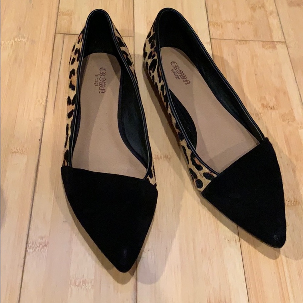 Crown Vintage pointed flats